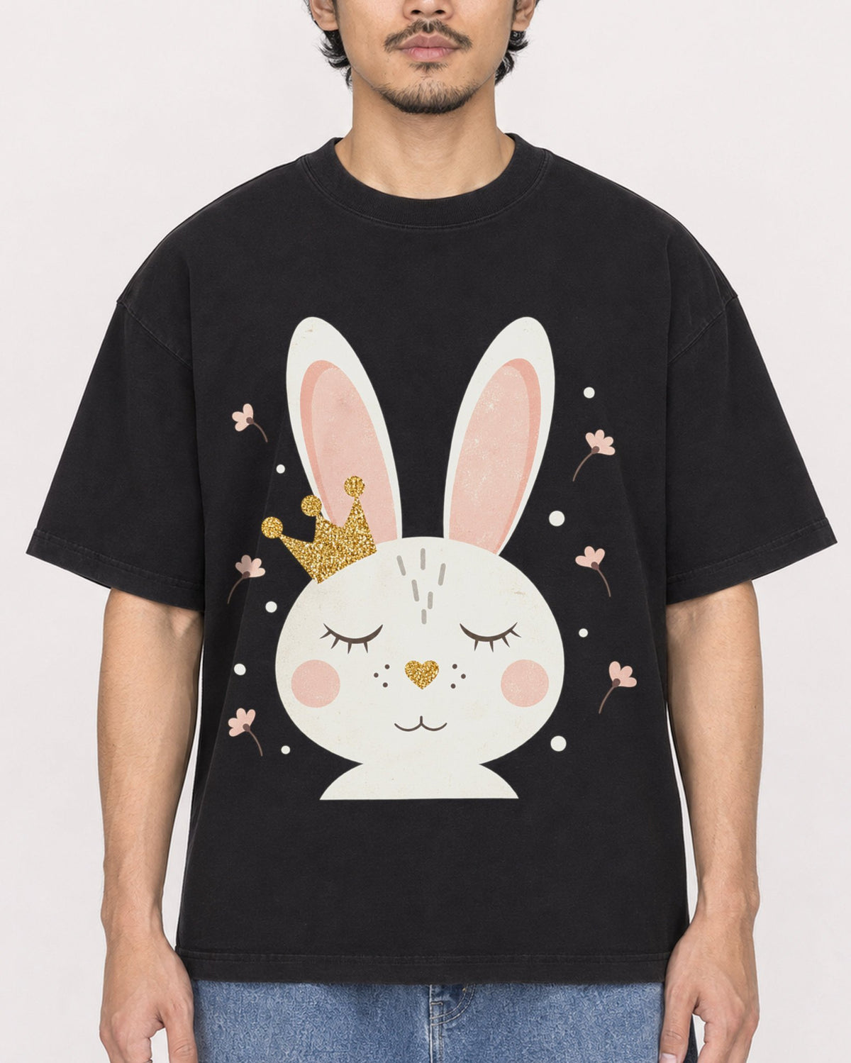 Mockup Boxy Heavyweight Tee Black male close-up 02