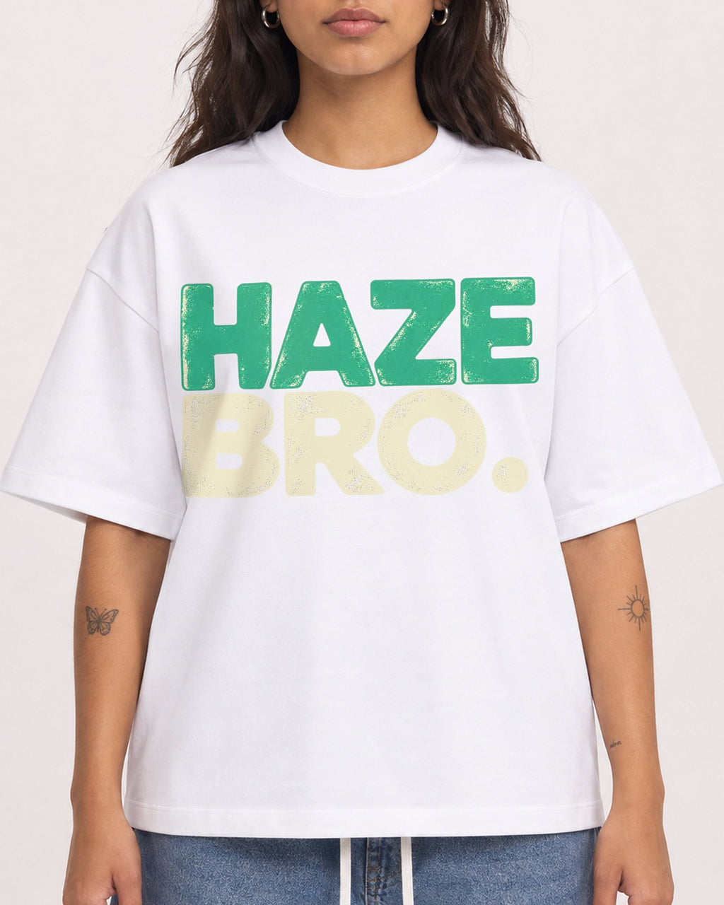 Mockup Boxy Heavyweight Tee White female close-up 06