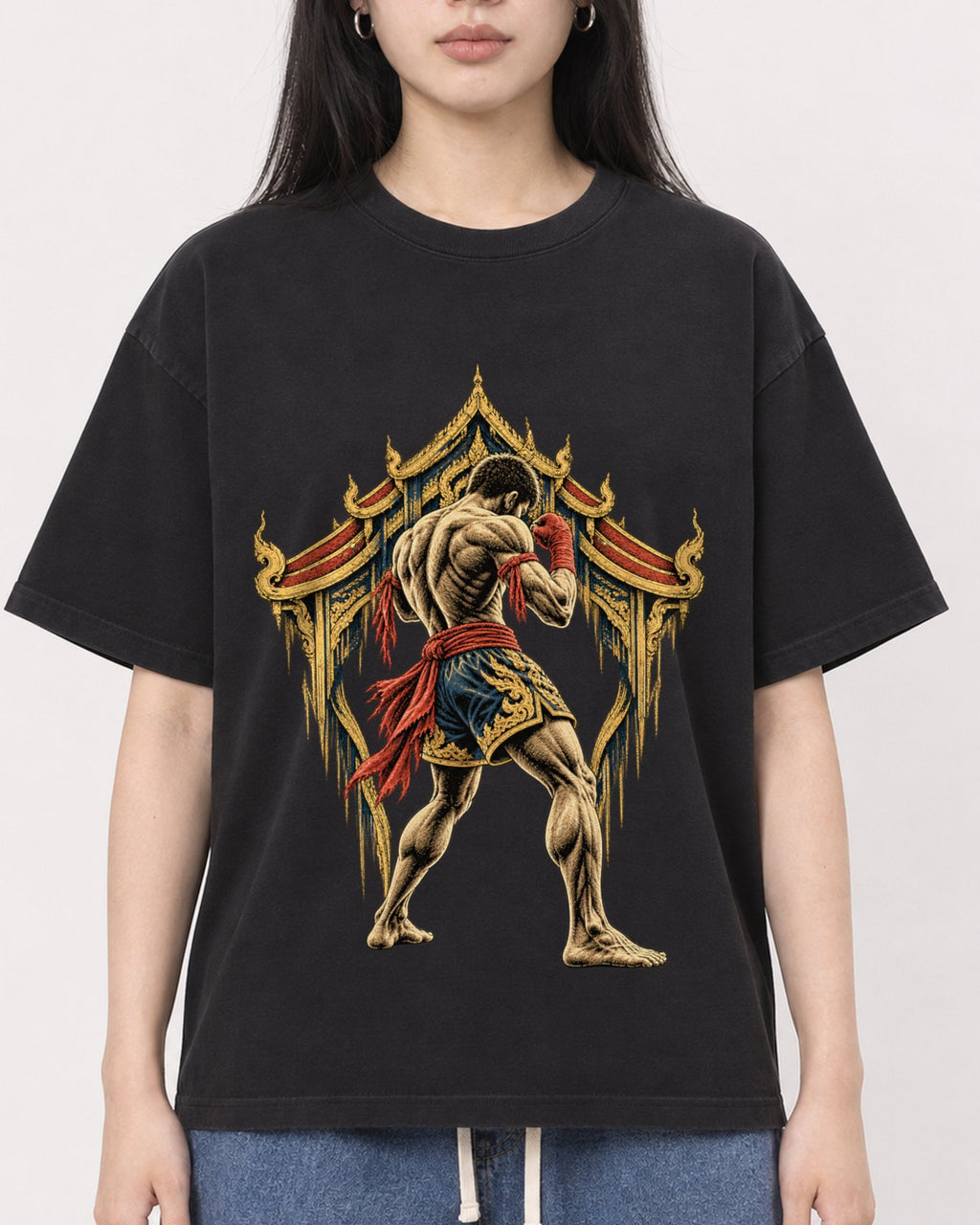 Mockup Boxy Heavyweight Tee Black female close-up 01