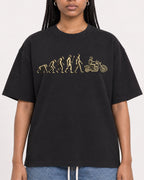 Mockup Boxy Heavyweight Tee Black female close-up 45