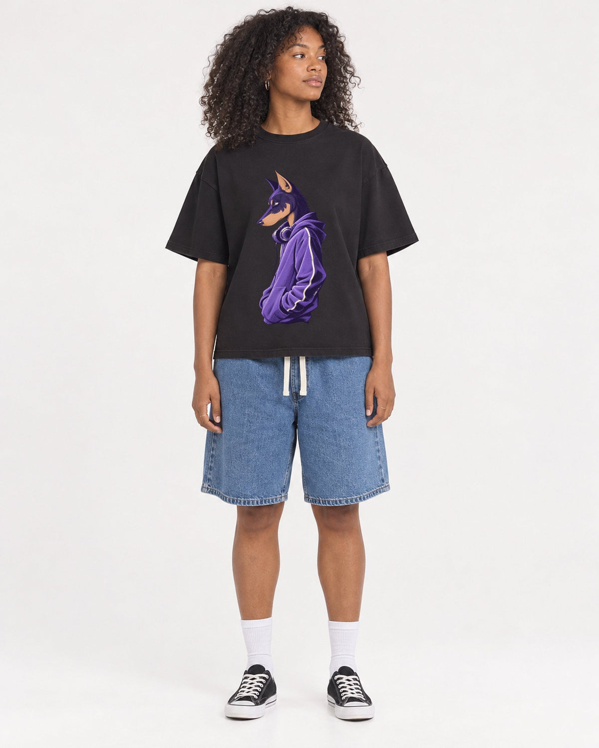 Mockup Boxy Heavyweight Tee Black female full-body 05