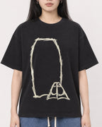 Mockup Boxy Heavyweight Tee Black female close-up 01