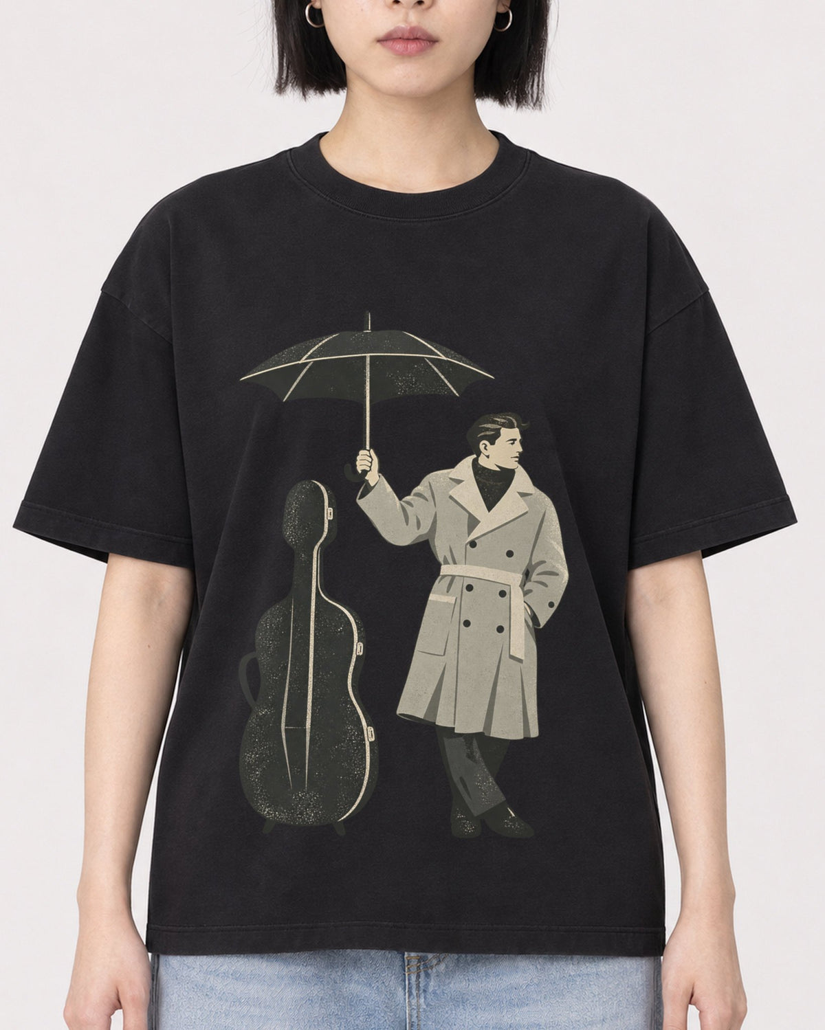Mockup Boxy Heavyweight Tee Black female close-up 11