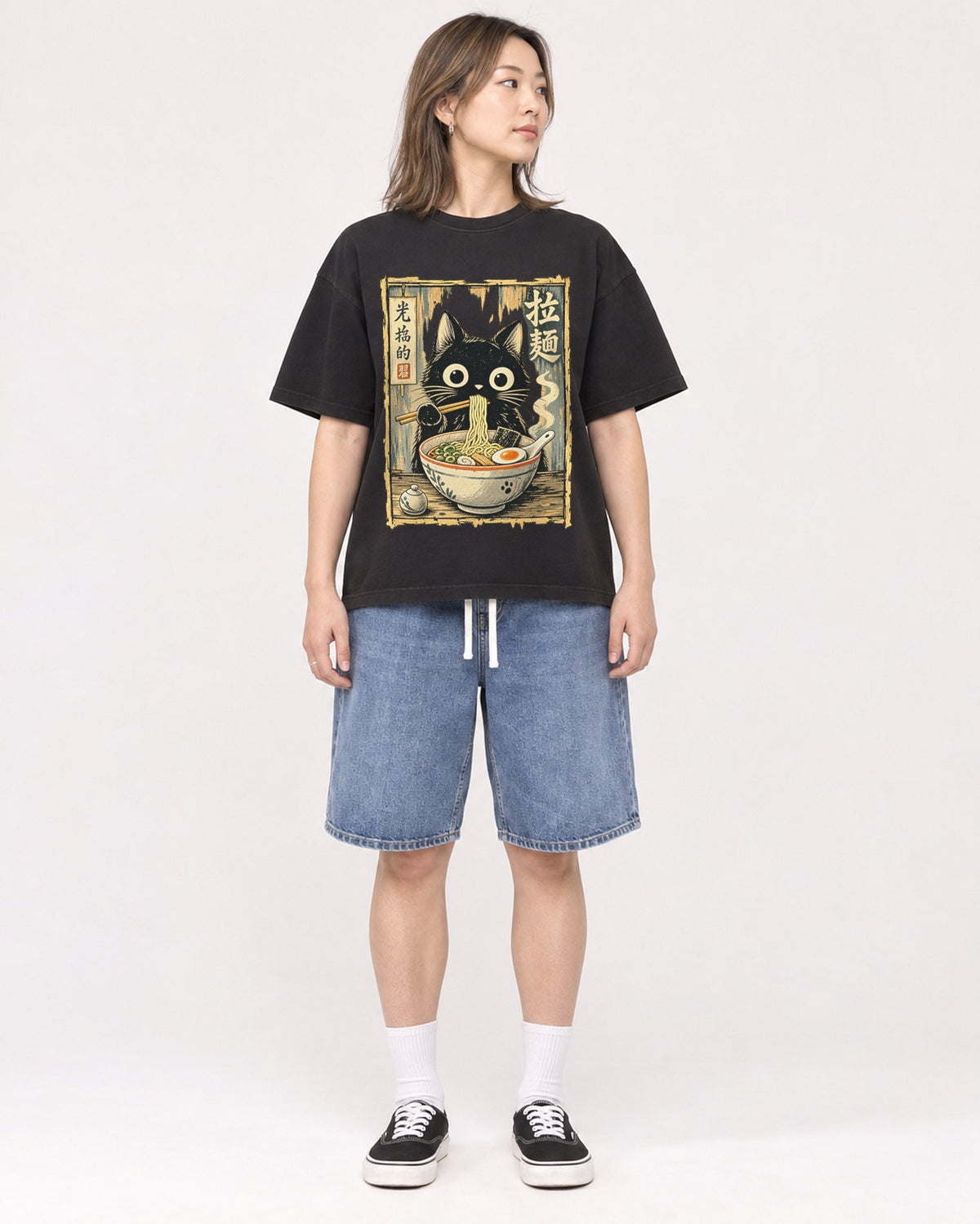 Mockup Boxy Heavyweight Tee Black female full-body 33