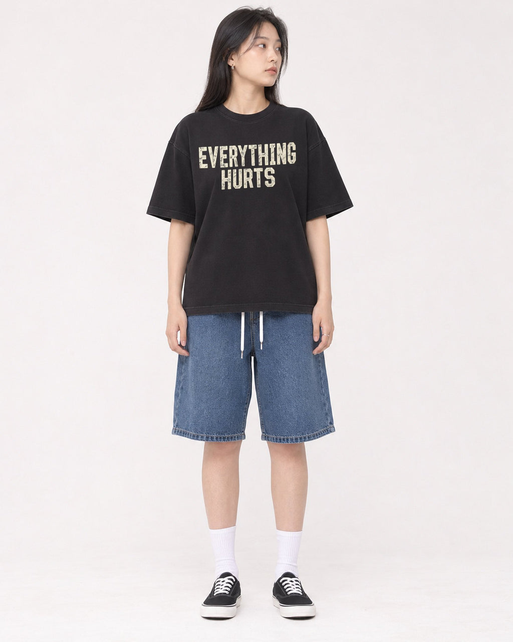 Mockup Boxy Heavyweight Tee Black female full-body 01