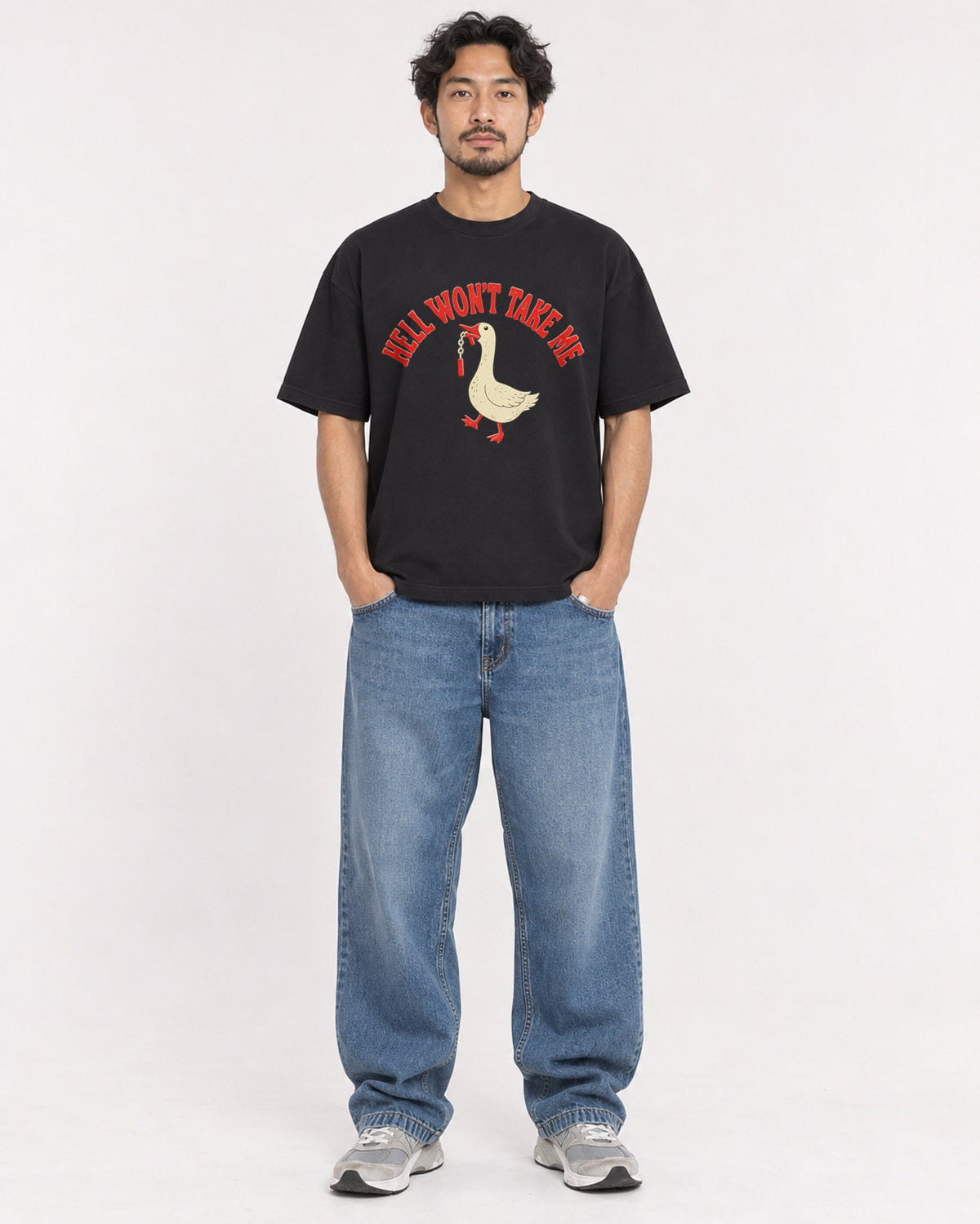 Mockup Boxy Heavyweight Tee Black male full-body 02