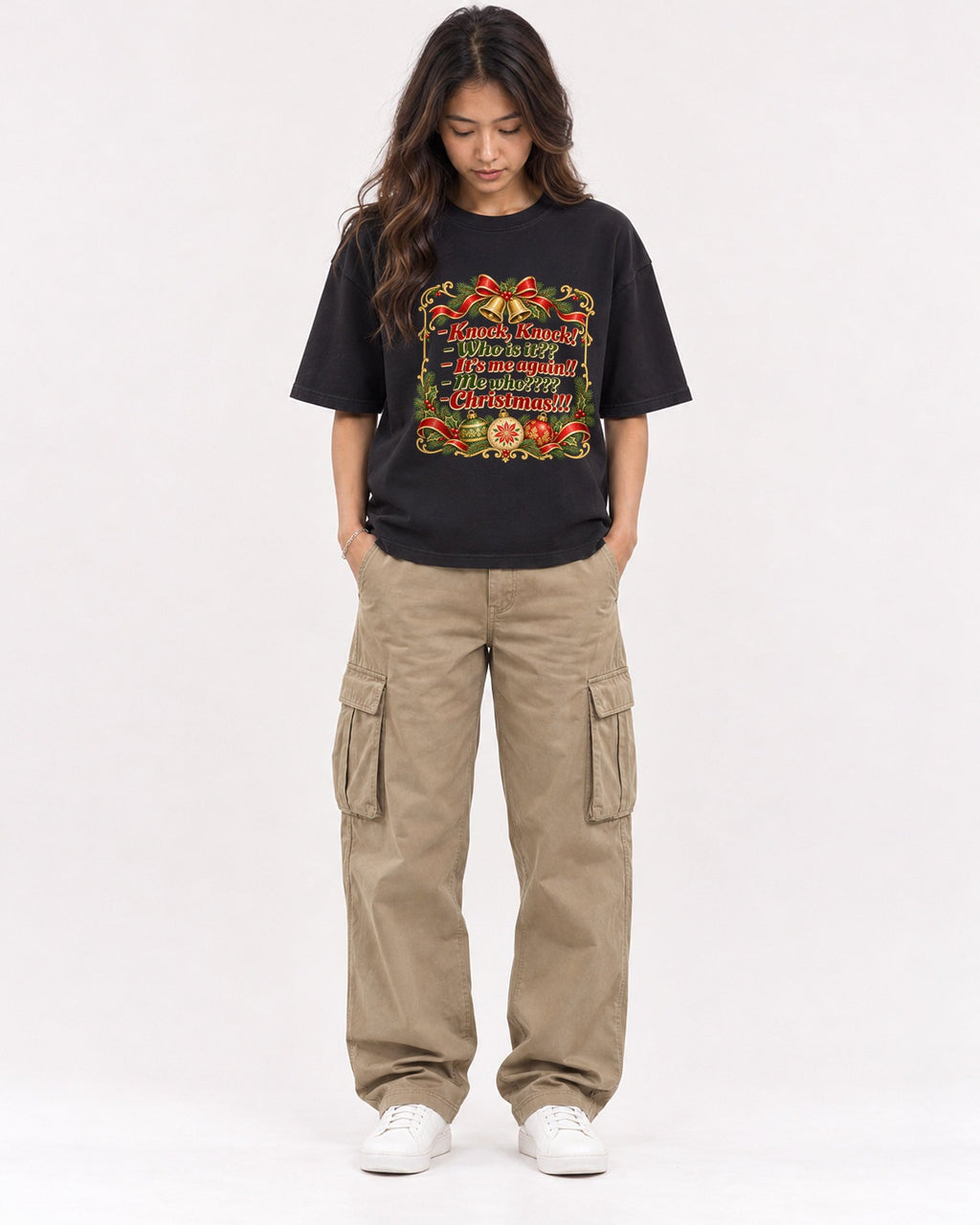 Mockup Boxy Heavyweight Tee Black female full-body 02
