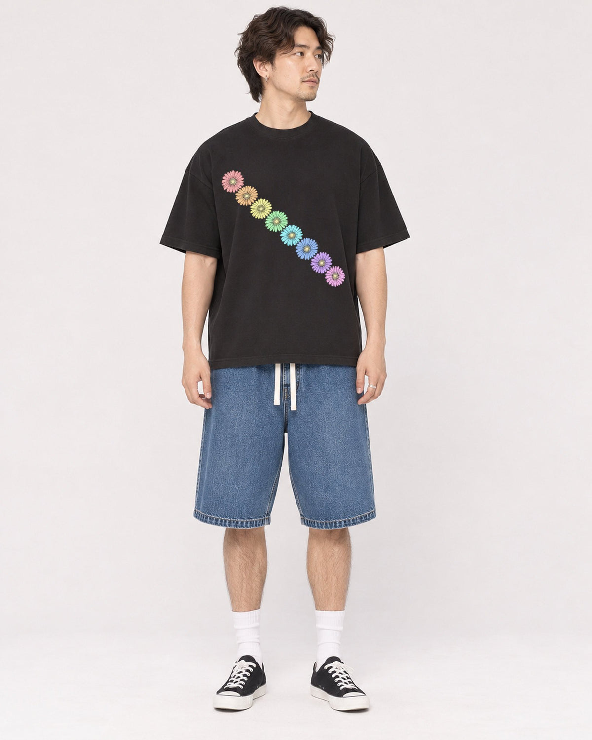 Mockup Boxy Heavyweight Tee Black male full-body 03