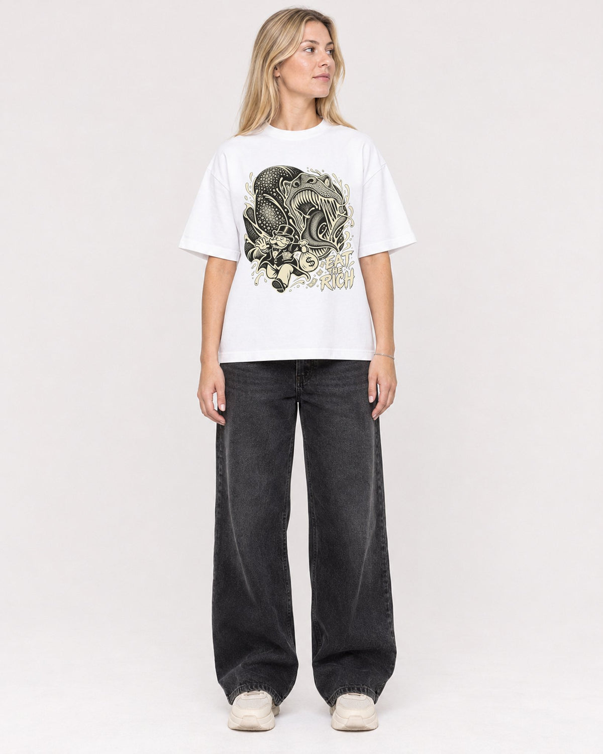 Mockup Boxy Heavyweight Tee White female full-body 08