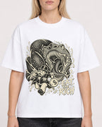 Mockup Boxy Heavyweight Tee White female close-up 08