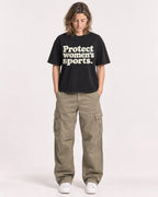 Mockup Boxy Heavyweight Tee Black female full-body 38
