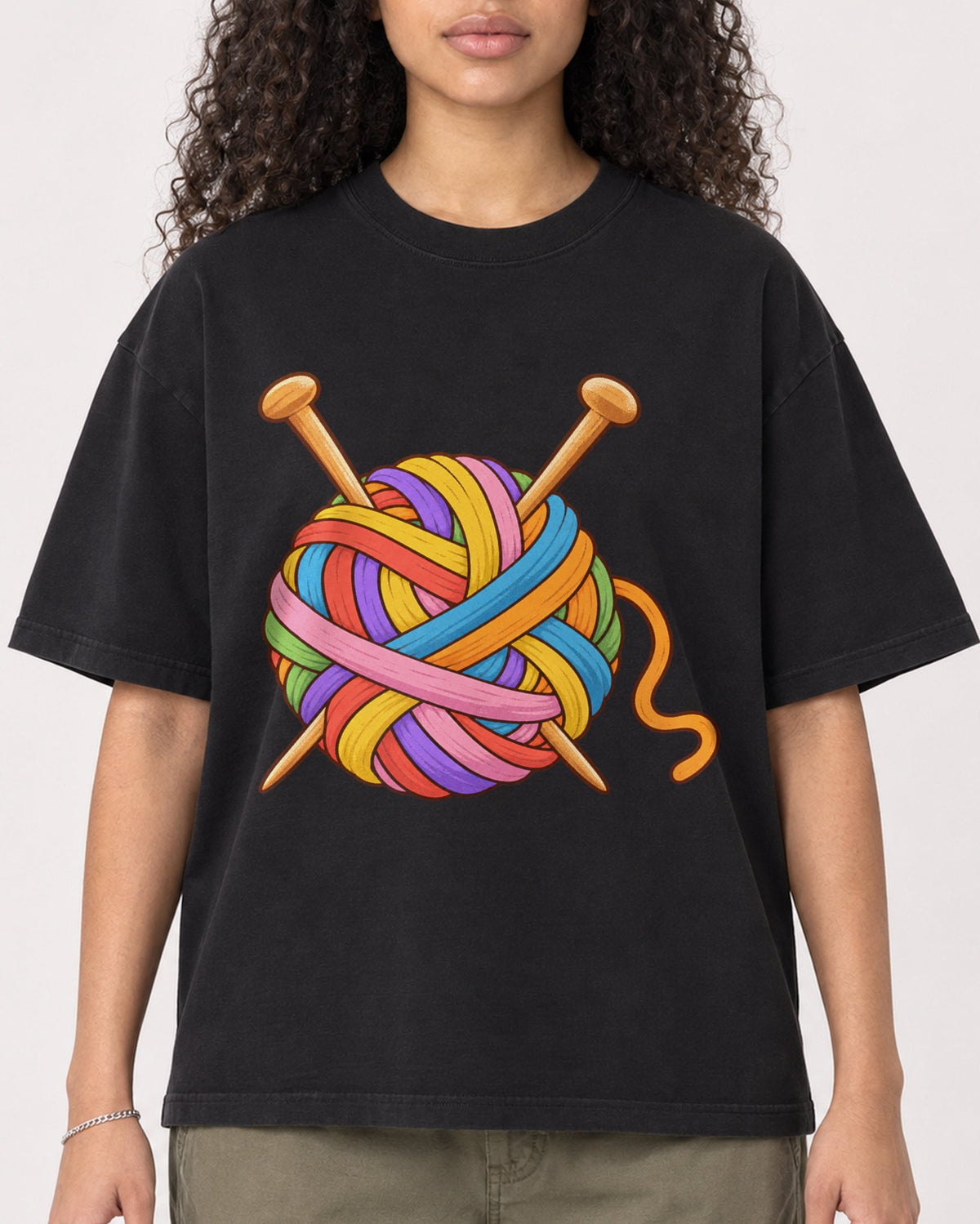 Mockup Boxy Heavyweight Tee Black female close-up 10