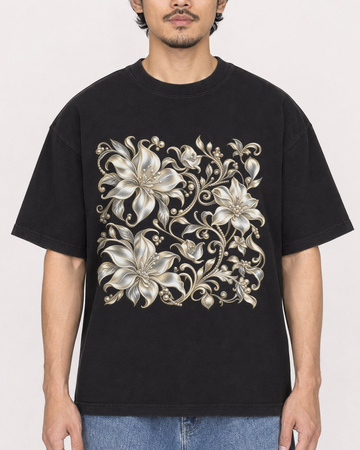 Mockup Boxy Heavyweight Tee Black male close-up 02