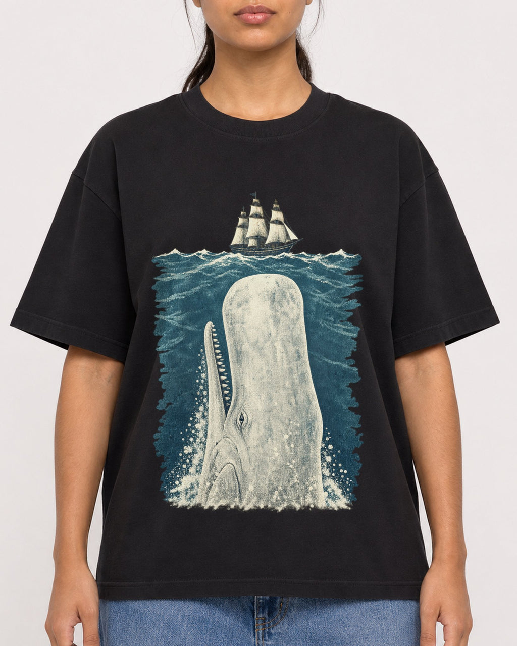 Mockup Boxy Heavyweight Tee Black female close-up 16