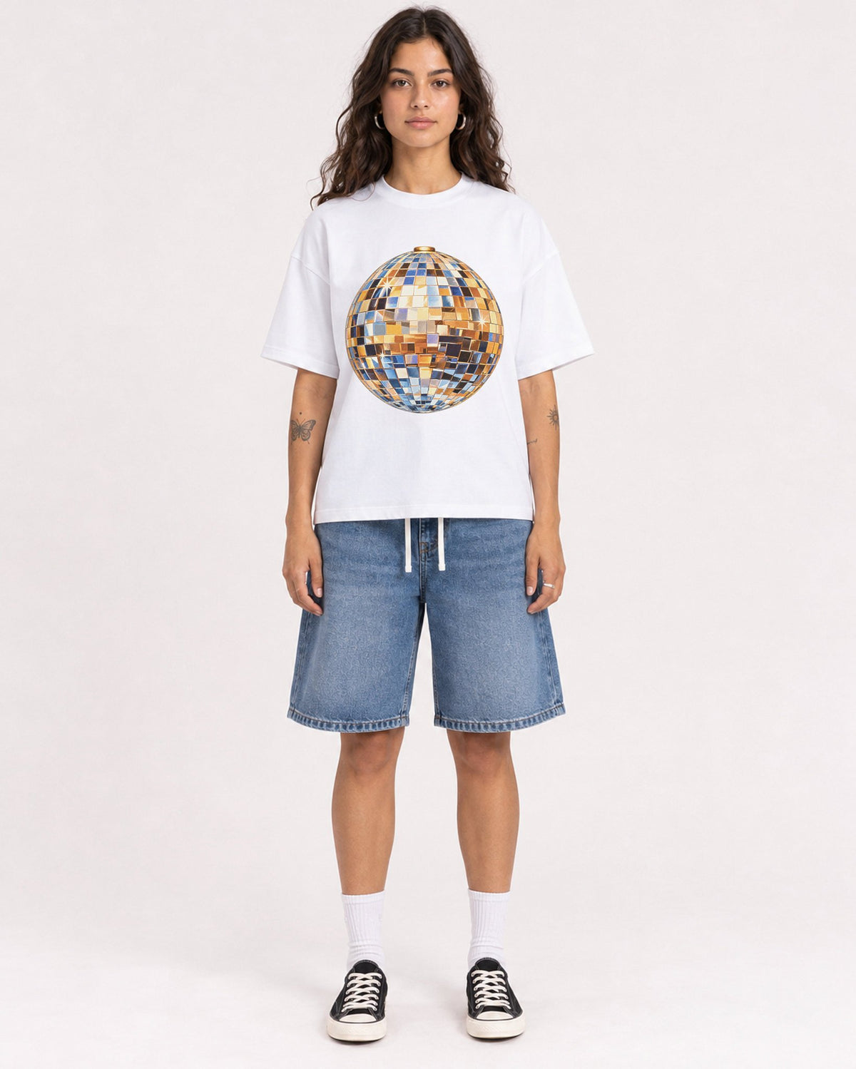Mockup Boxy Heavyweight Tee White female full-body 06