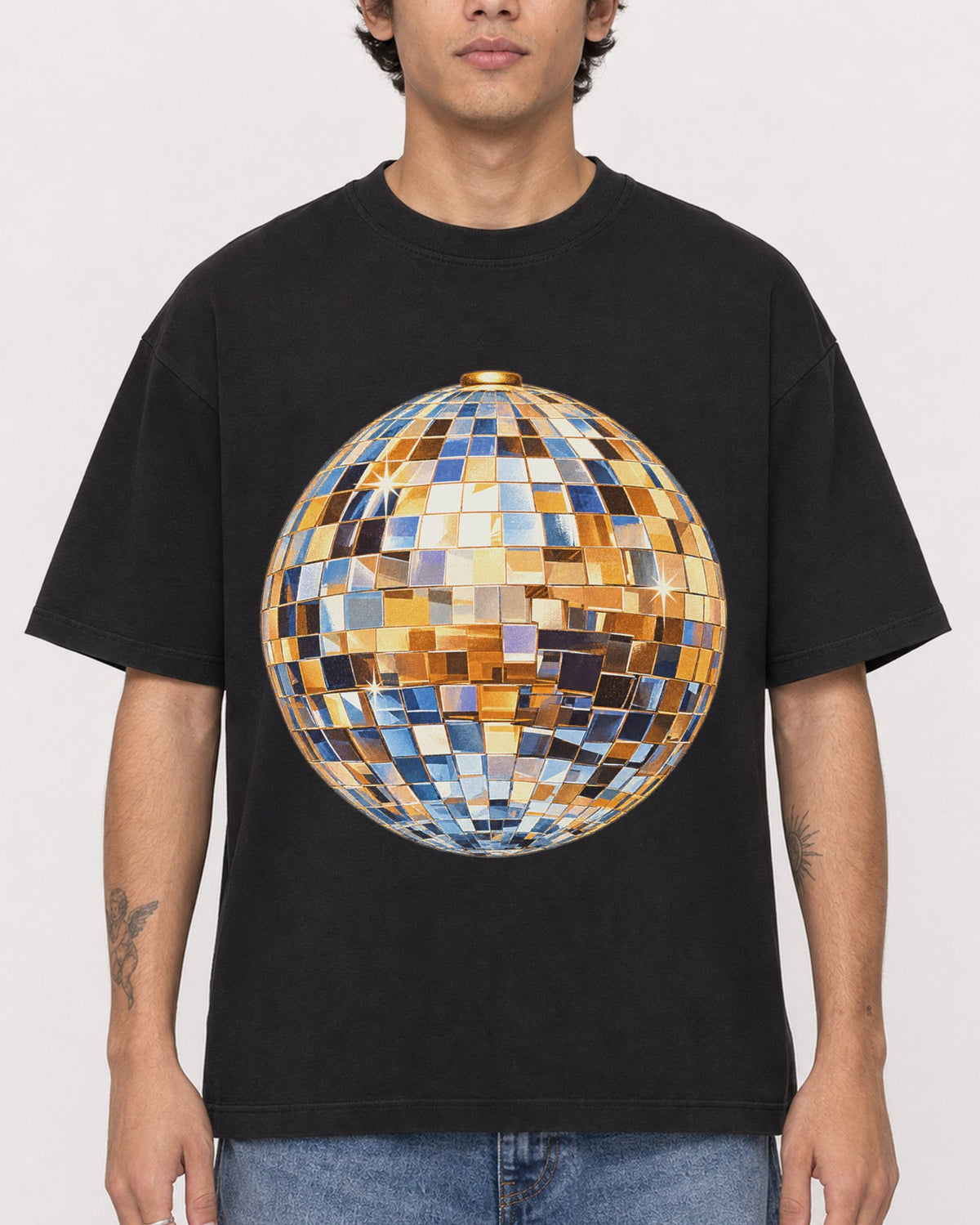 Mockup Boxy Heavyweight Tee Black male close-up 06