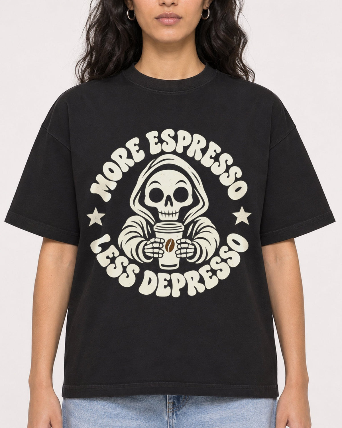 Mockup Boxy Heavyweight Tee Black female close-up 07
