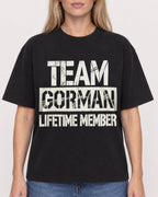 Mockup Boxy Heavyweight Tee Black female close-up 08