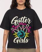 Mockup Boxy Heavyweight Tee Black female close-up 06