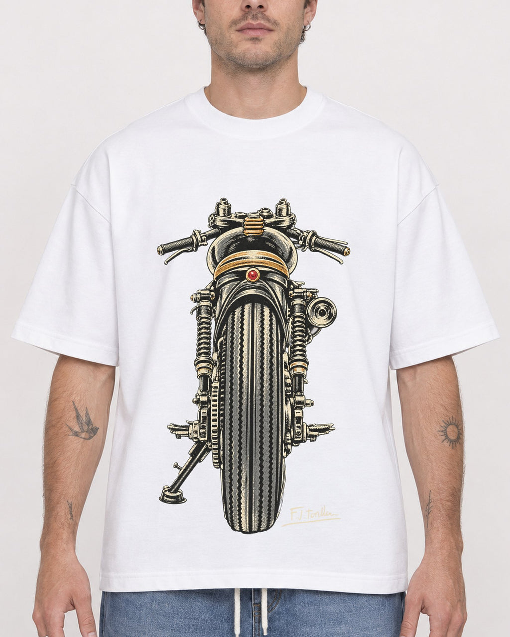 Mockup Boxy Heavyweight Tee White male close-up 48