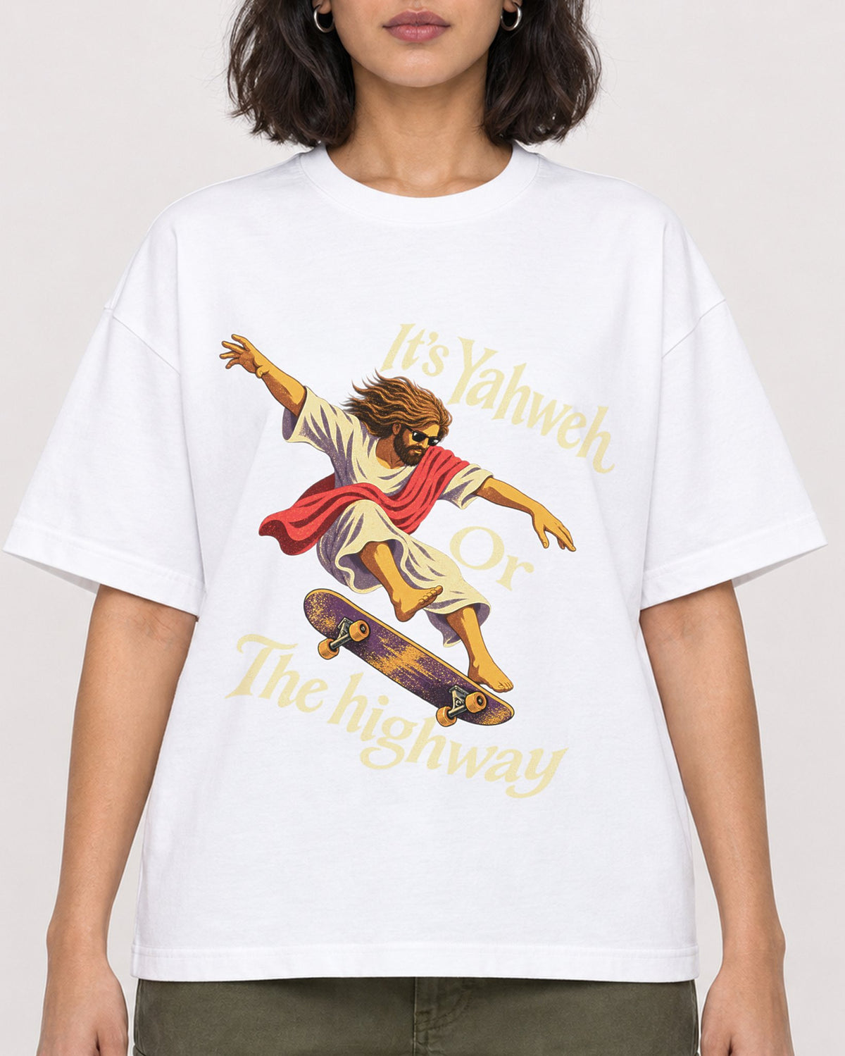 Mockup Boxy Heavyweight Tee White female close-up 37