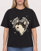 Mockup Boxy Heavyweight Tee Black female close-up 08