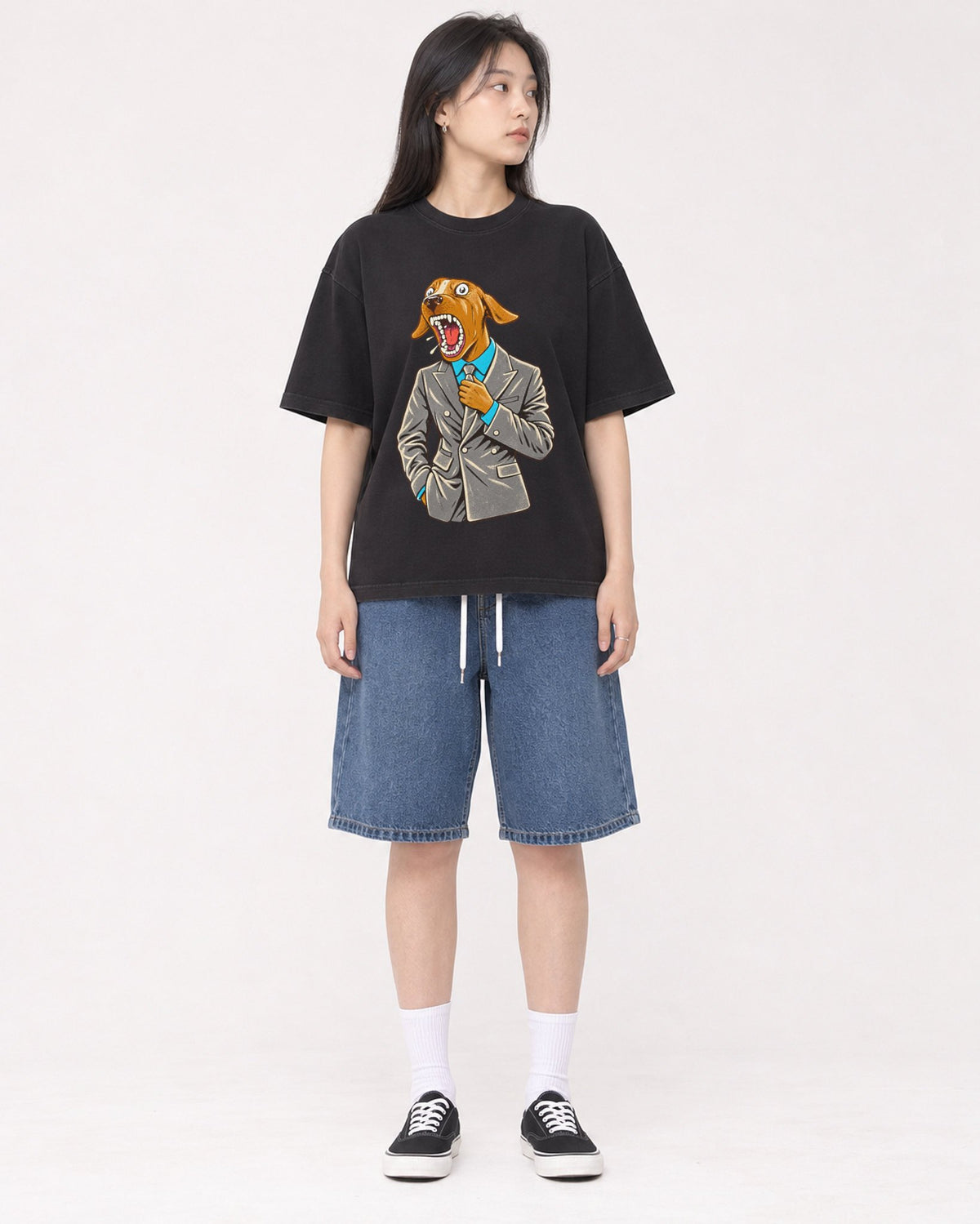 Mockup Boxy Heavyweight Tee Black female full-body 01