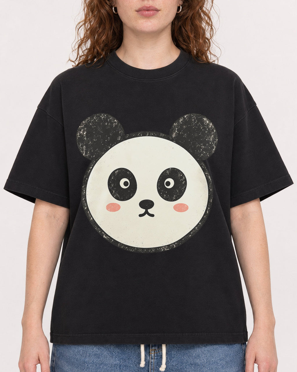 Mockup Boxy Heavyweight Tee Black female close-up 09