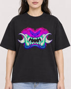 Mockup Boxy Heavyweight Tee Black female close-up 03