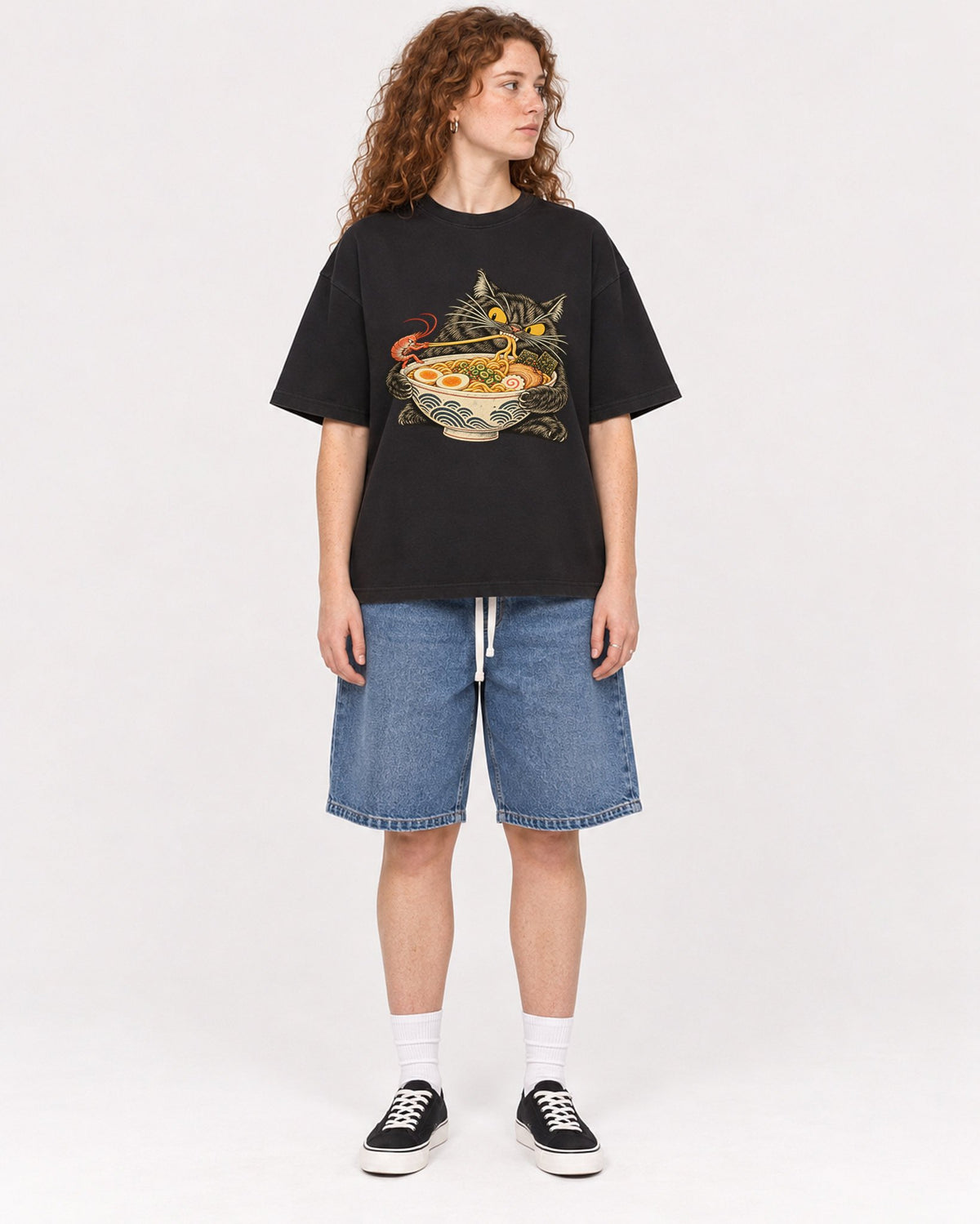 Mockup Boxy Heavyweight Tee Black female full-body 09