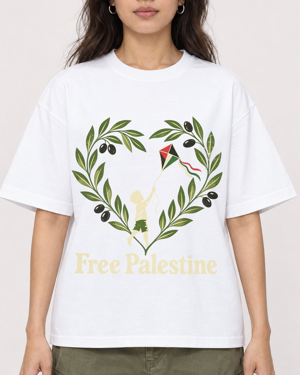 Mockup Boxy Heavyweight Tee White female close-up 02