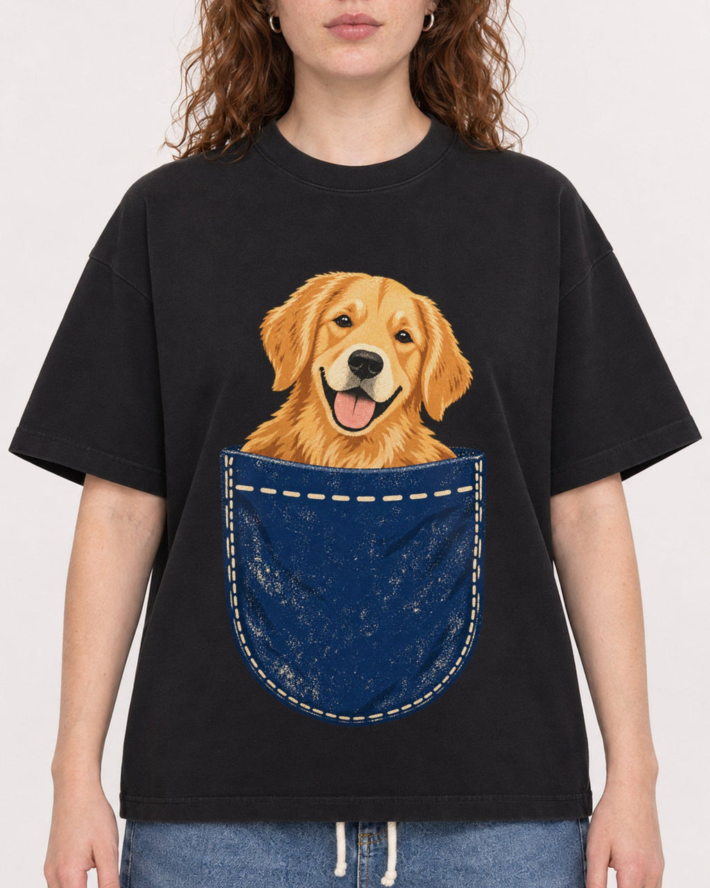 Mockup Boxy Heavyweight Tee Black female close-up 09