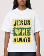 Mockup Boxy Heavyweight Tee White female close-up 04