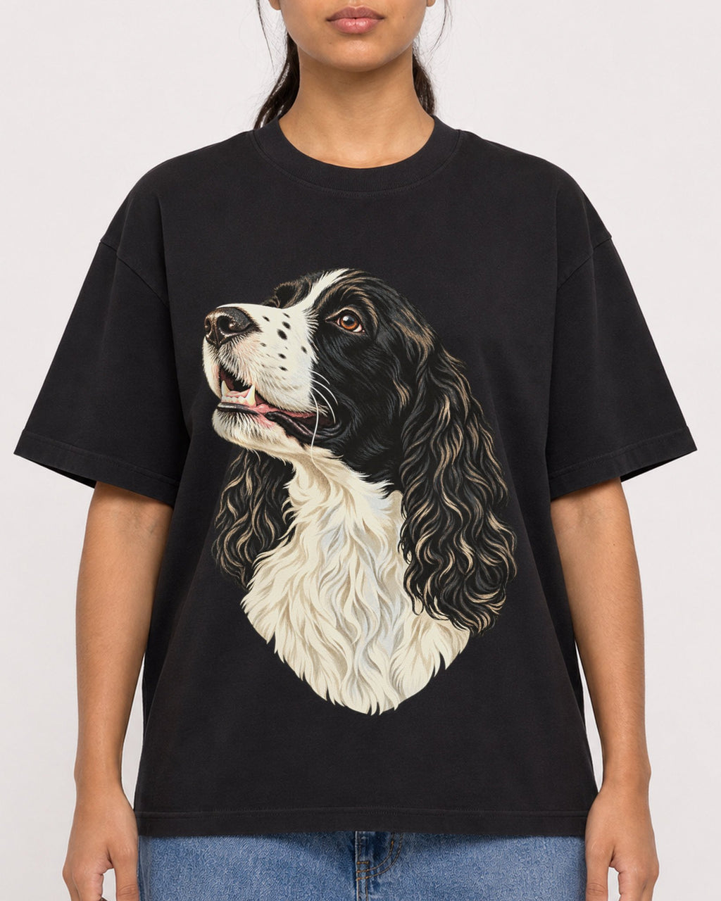 Mockup Boxy Heavyweight Tee Black female close-up 16