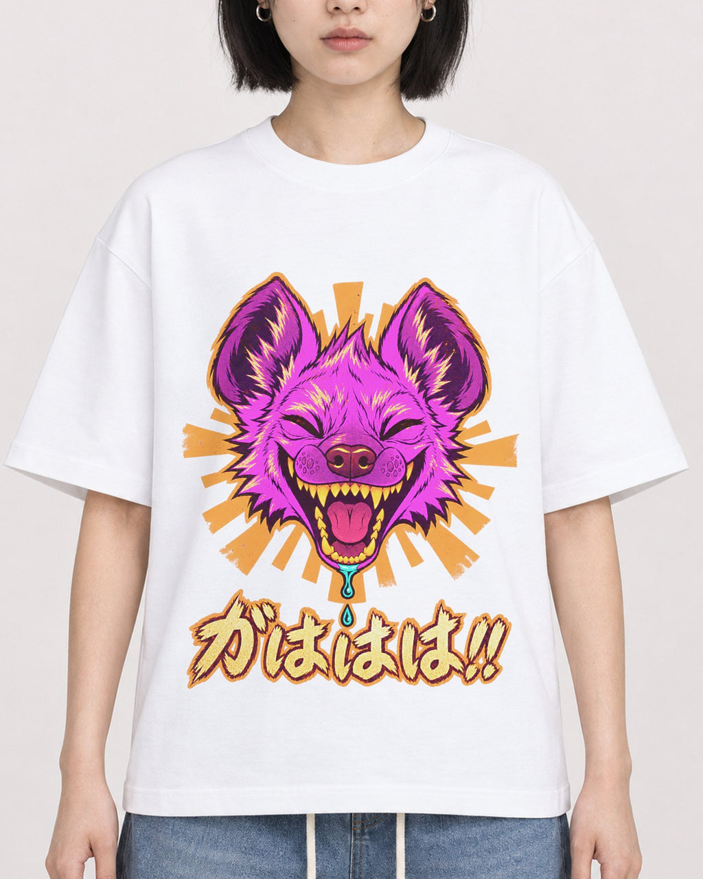 Mockup Boxy Heavyweight Tee White female close-up 11