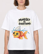 Mockup Boxy Heavyweight Tee White female close-up 18