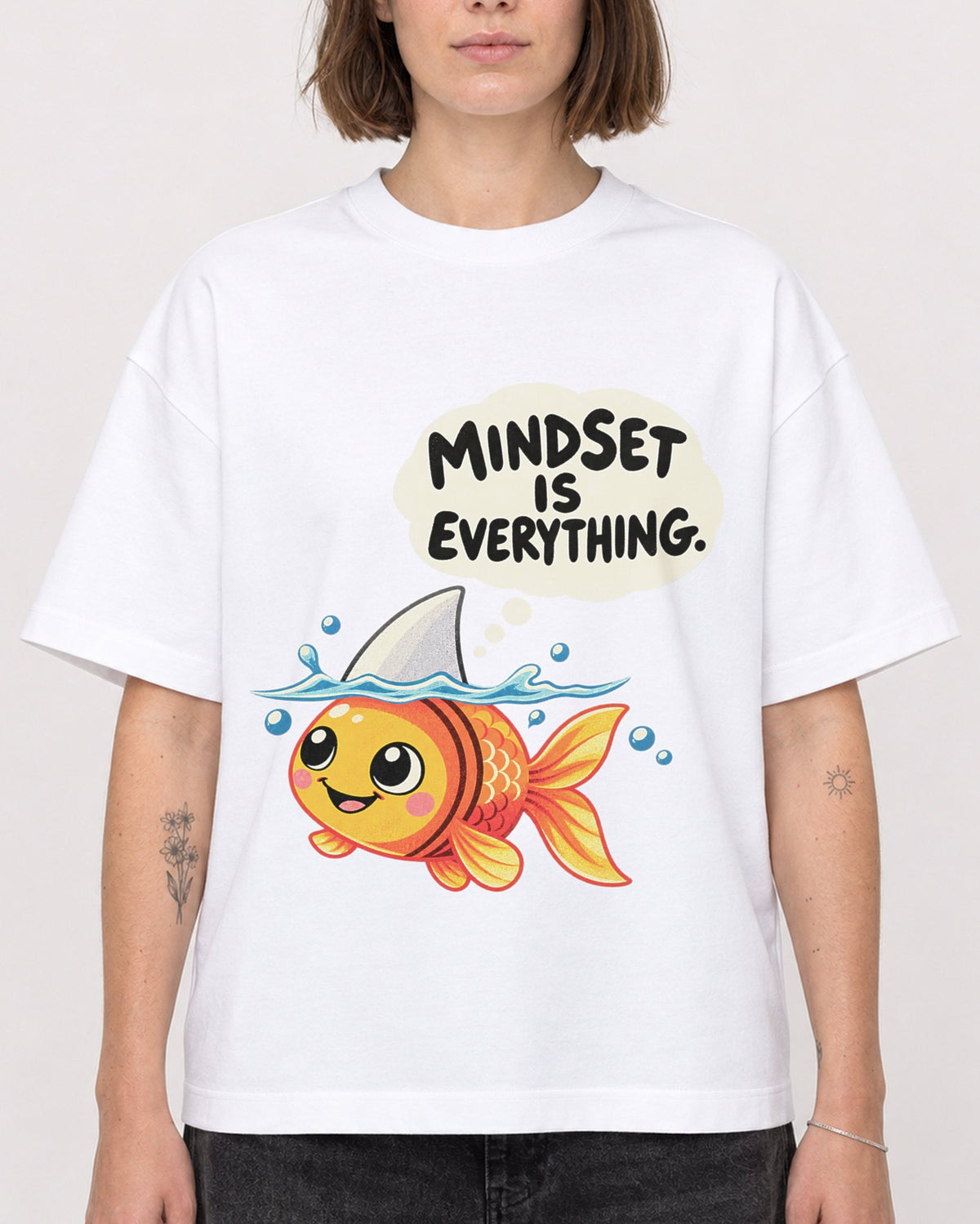 Mockup Boxy Heavyweight Tee White female close-up 18