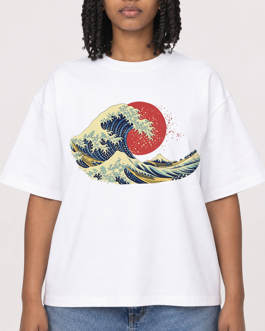 Mockup Boxy Heavyweight Tee White female close-up 15