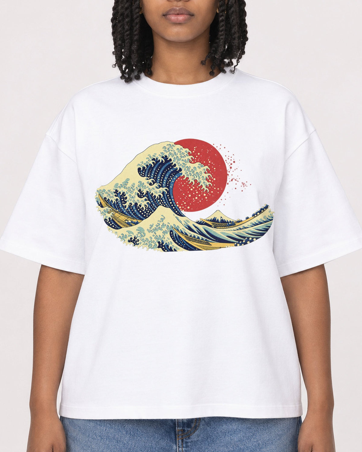 Mockup Boxy Heavyweight Tee White female close-up 15