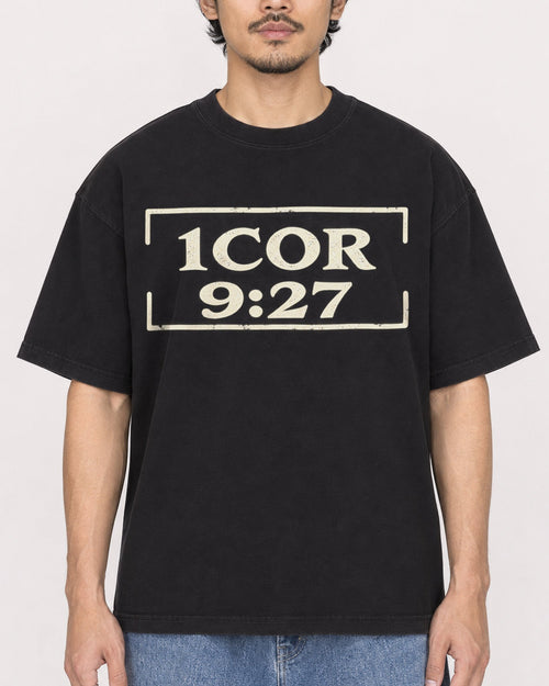 Mockup Boxy Heavyweight Tee Black male close-up 02