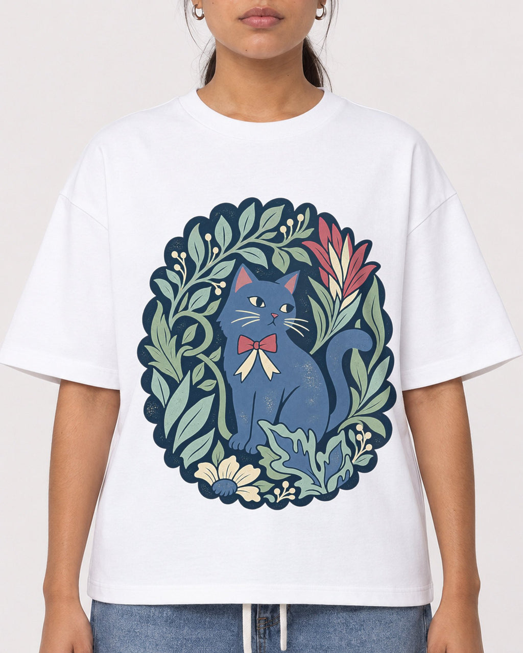 Mockup Boxy Heavyweight Tee White female close-up 16