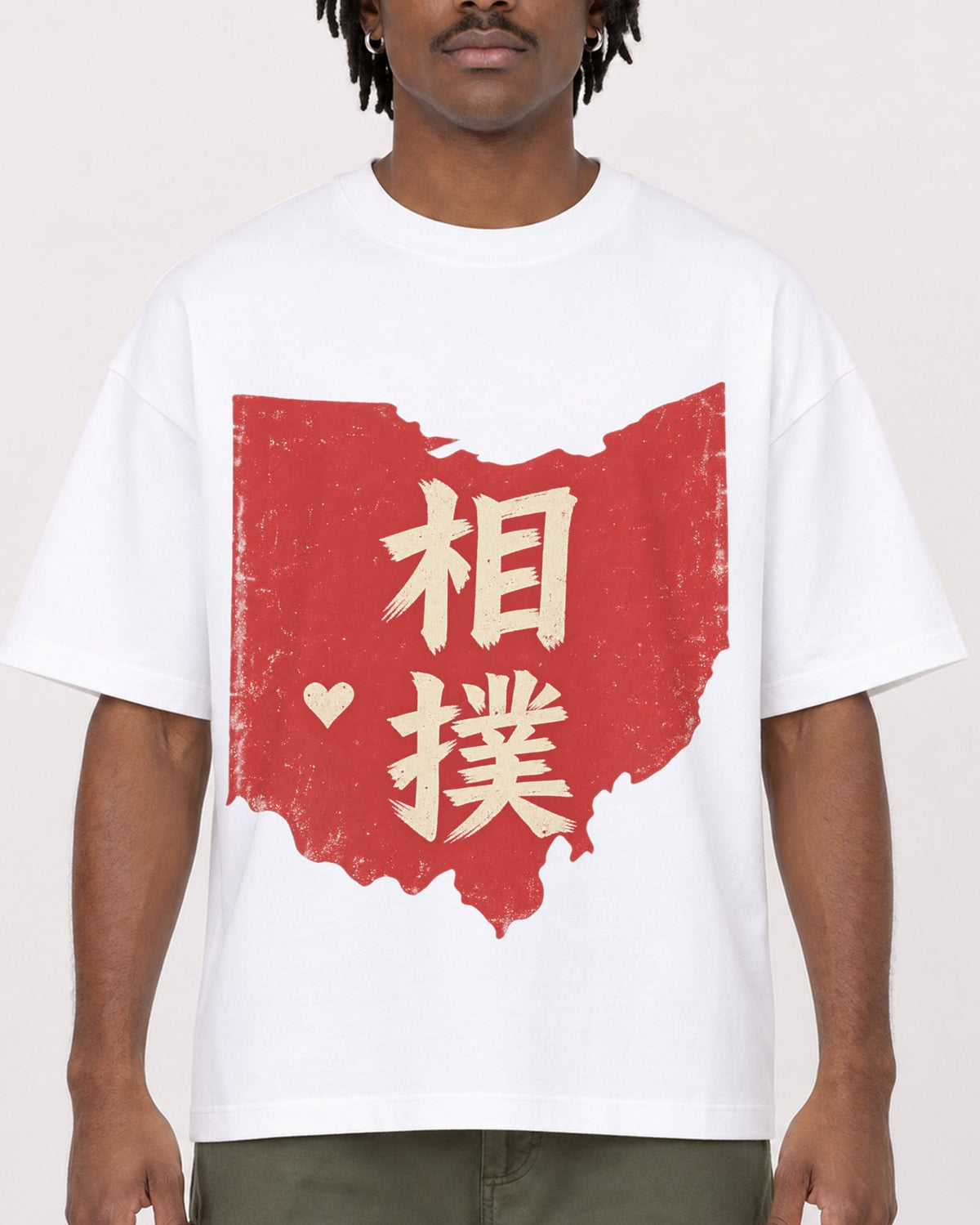 Mockup Boxy Heavyweight Tee White male close-up 04
