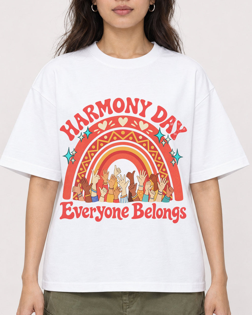 Mockup Boxy Heavyweight Tee White female close-up 02