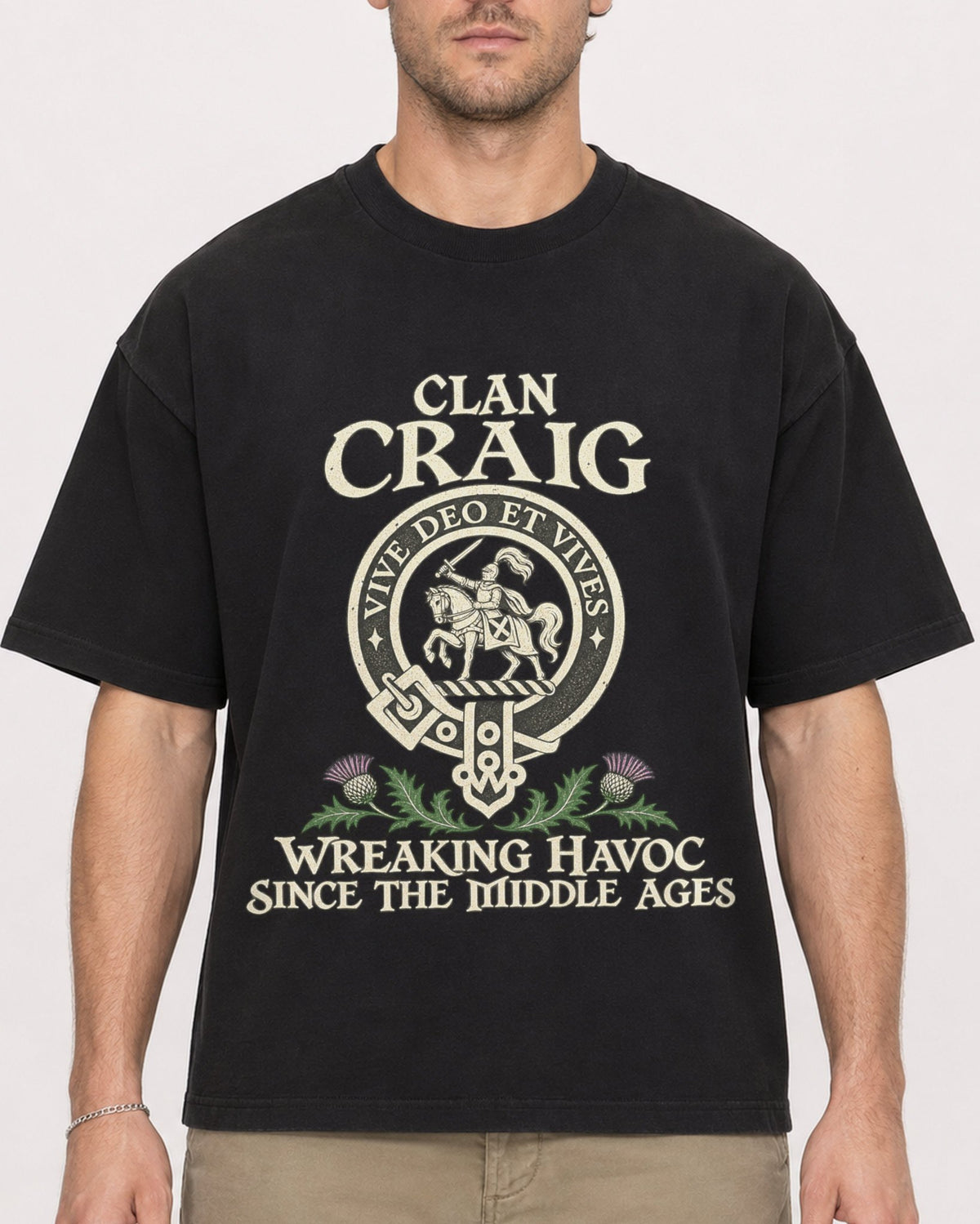 Mockup Boxy Heavyweight Tee Black male close-up 08