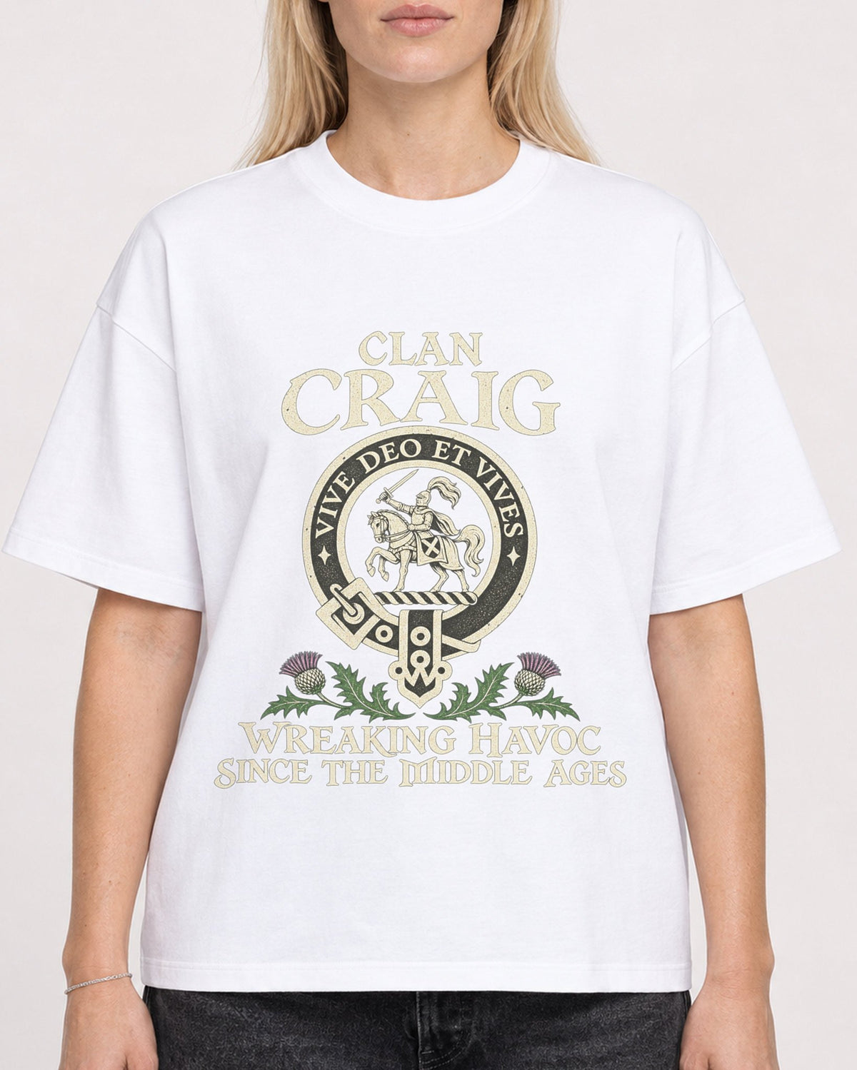 Mockup Boxy Heavyweight Tee White female close-up 08