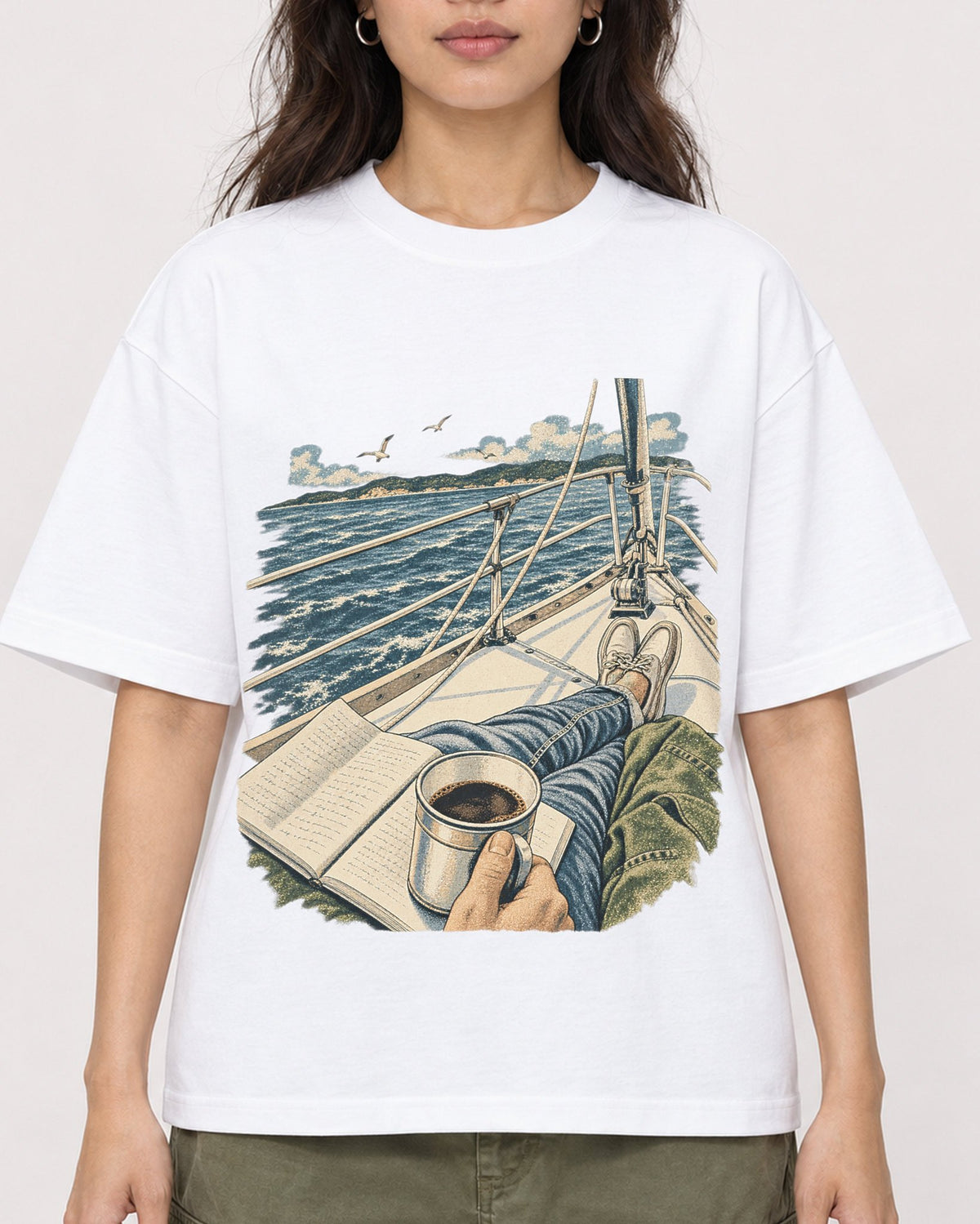Mockup Boxy Heavyweight Tee White female close-up 02