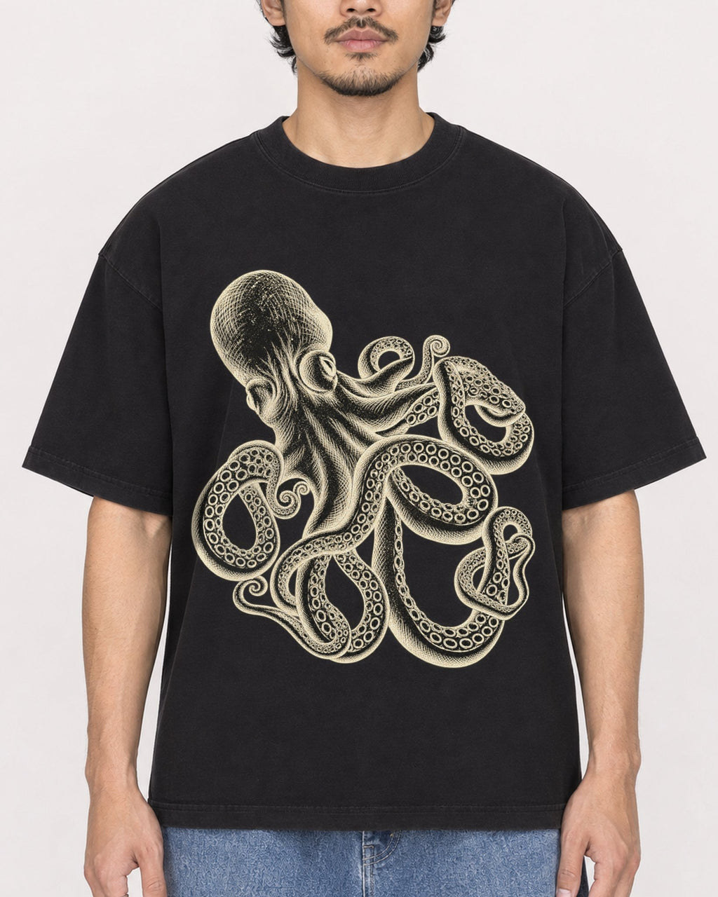 Mockup Boxy Heavyweight Tee Black male close-up 02