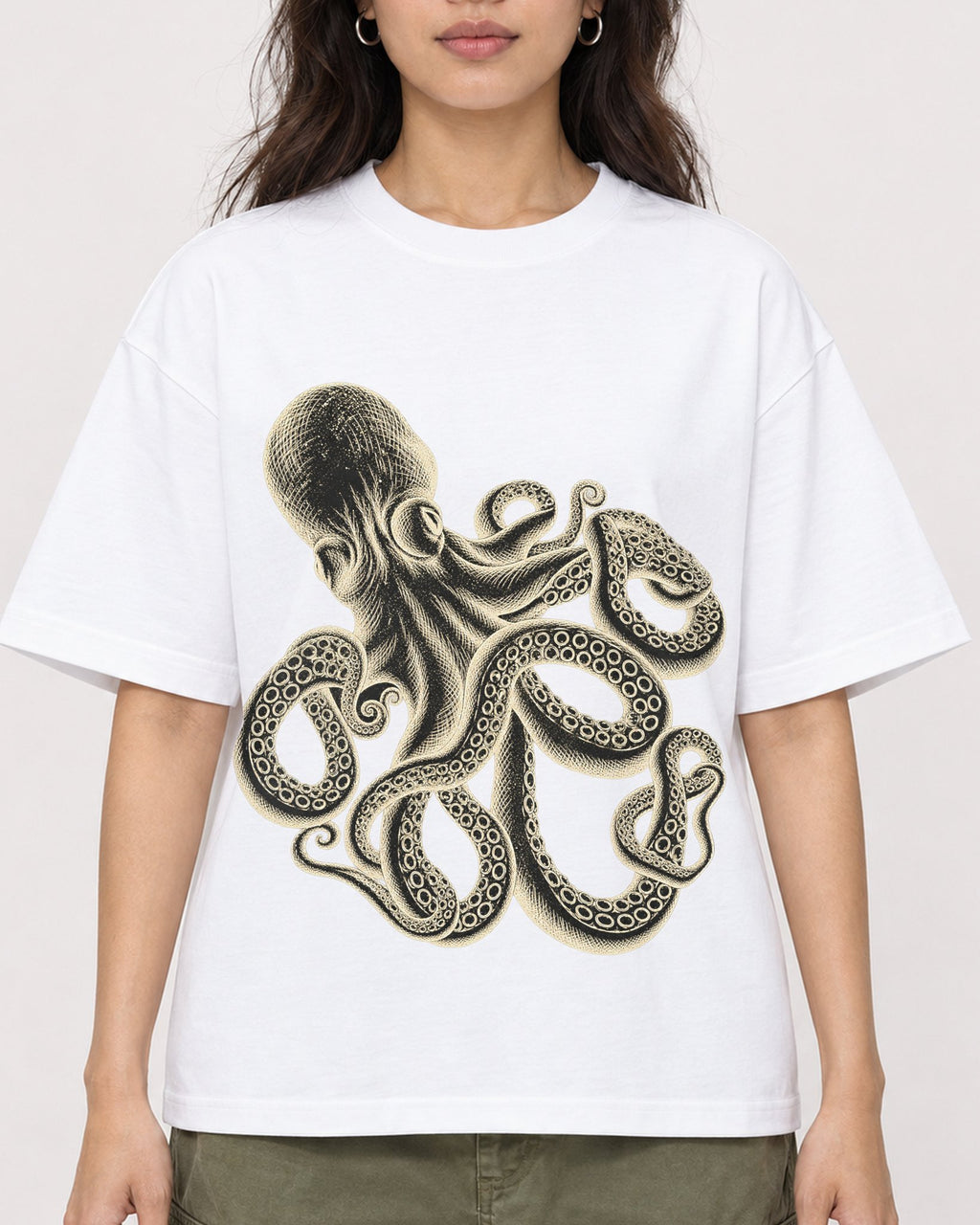 Mockup Boxy Heavyweight Tee White female close-up 02