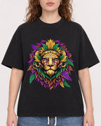 Mockup Boxy Heavyweight Tee Black female close-up 09