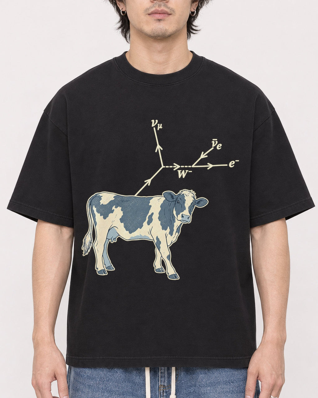 Mockup Boxy Heavyweight Tee Black male close-up 03